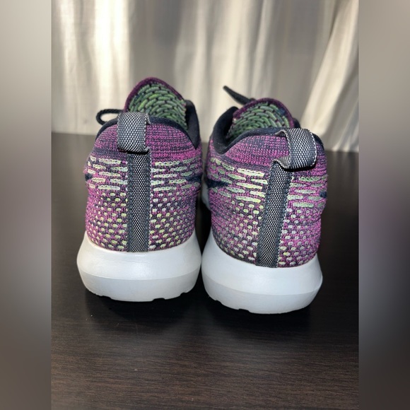 Nike Roshe One NM Flyknit Dark Obsidian Fuchsia Flash Mens Size 9.5 - Picture 6 of 8